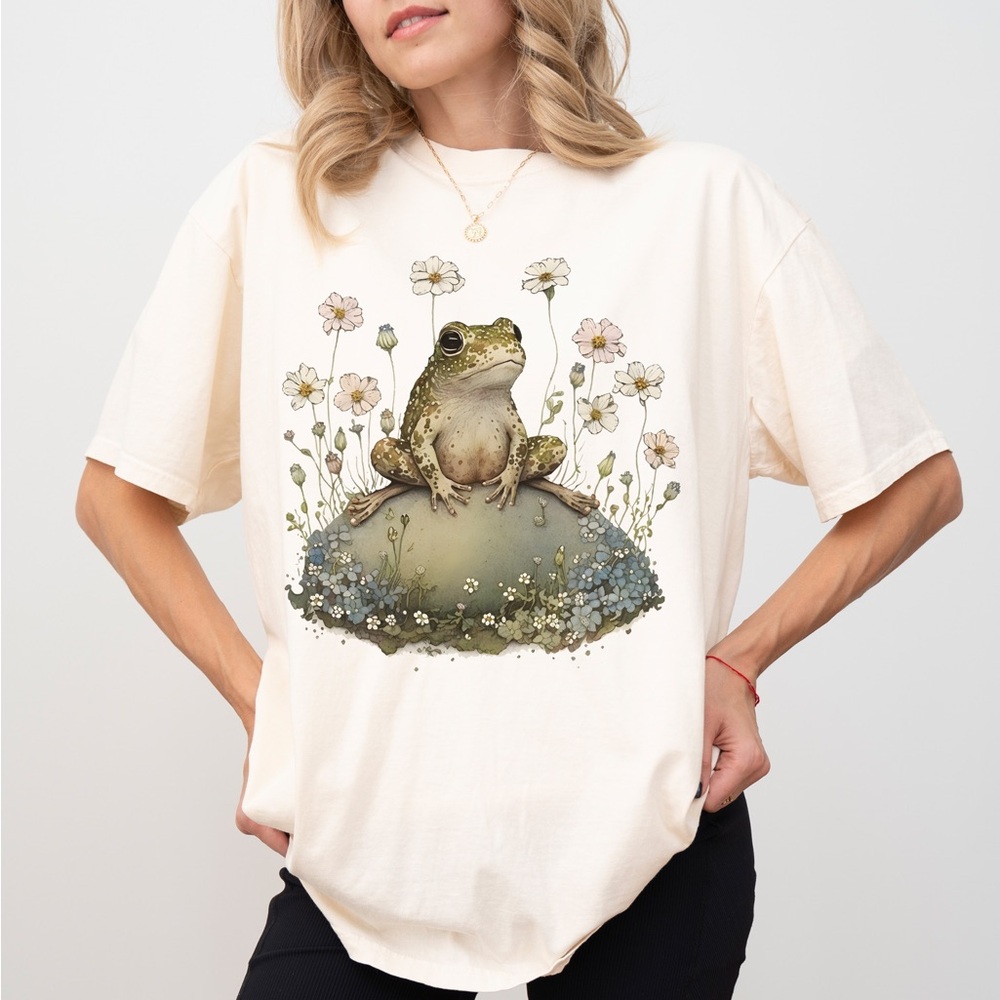 ⬇️ PRICE CUT ⬇️ Comfort Colors Cottage Core Frog and Blue Mushroom Tee